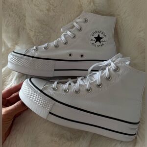 Converse women’s converse size 7 white
